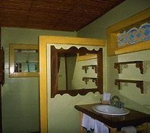 Punta Caracol Acqua Lodge