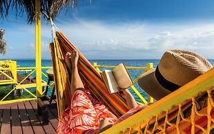 Punta Caracol Acqua Lodge
