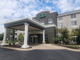 La Quinta Inn & Suites by Wyndham Milwaukee SW New Berlin