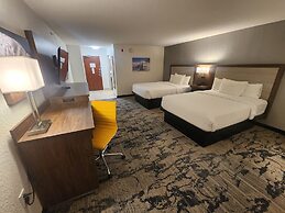 La Quinta Inn & Suites by Wyndham Milwaukee SW New Berlin