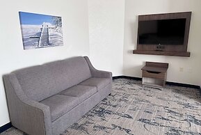 La Quinta Inn & Suites by Wyndham Milwaukee SW New Berlin