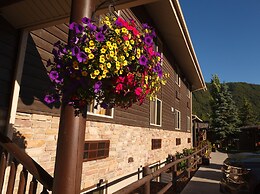 Elk Country Inn