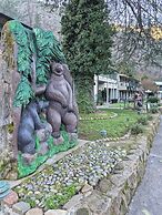 Cedar Lodge