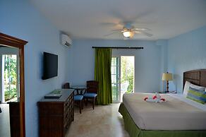 CocoLaPalm Seaside Resort