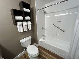 Holiday Inn Express Hotel Naples Downtown - 5th Avenue
