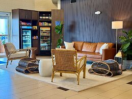 Holiday Inn Express Hotel Naples Downtown - 5th Avenue