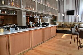 AC Hotel Avenida de América by Marriott