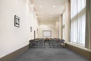 AC Hotel Avenida de América by Marriott