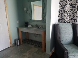 3 Peaks Resort & Beach Club