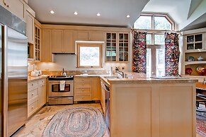 Highlands Area by East West Hospitality