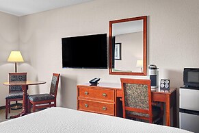 Days Inn & Suites by Wyndham Winkler