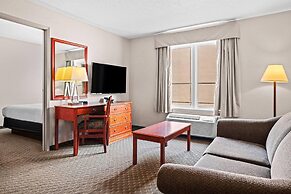 Days Inn & Suites by Wyndham Winkler