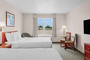 Days Inn & Suites by Wyndham Winkler