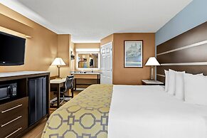 Baymont by Wyndham Forest City