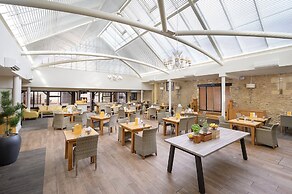 voco Oxford Thames by IHG