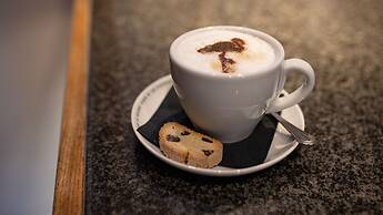 voco Oxford Thames by IHG