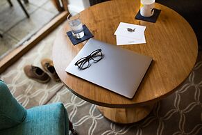 voco Oxford Thames by IHG