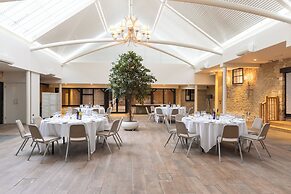 voco Oxford Thames by IHG