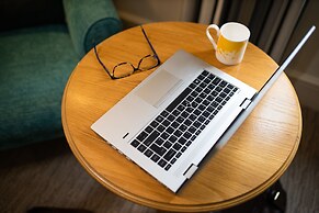 voco Oxford Thames by IHG