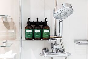 voco Oxford Thames by IHG