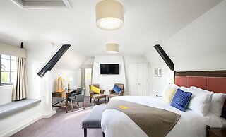 voco Oxford Thames by IHG