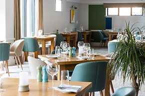 voco Oxford Thames by IHG