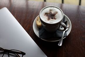 voco Oxford Thames by IHG