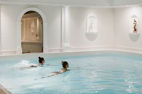 voco Oxford Thames by IHG