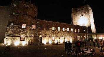 voco Oxford Thames by IHG