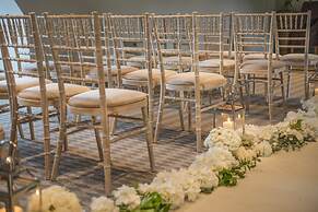 voco Oxford Thames by IHG