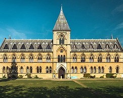 voco Oxford Thames by IHG