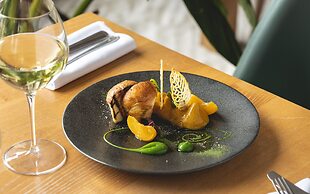 voco Oxford Thames by IHG