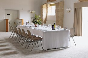 voco Oxford Thames by IHG