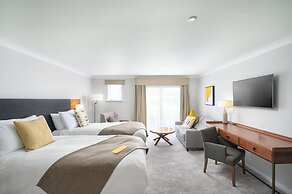 voco Oxford Thames by IHG