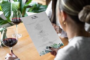 voco Oxford Thames by IHG