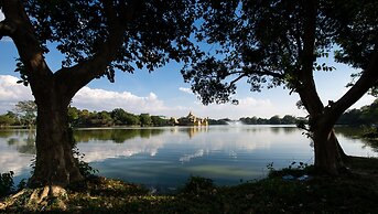 Chatrium Hotel Royal Lake Yangon