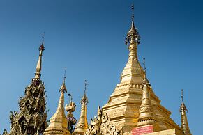 Chatrium Hotel Royal Lake Yangon
