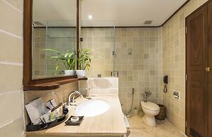 Chatrium Hotel Royal Lake Yangon