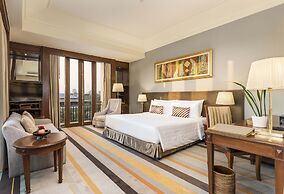 Chatrium Hotel Royal Lake Yangon