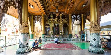 Chatrium Hotel Royal Lake Yangon