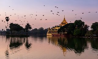 Chatrium Hotel Royal Lake Yangon