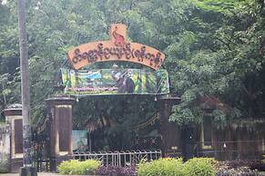 Chatrium Hotel Royal Lake Yangon