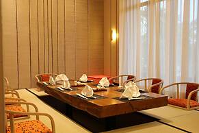 Chatrium Hotel Royal Lake Yangon