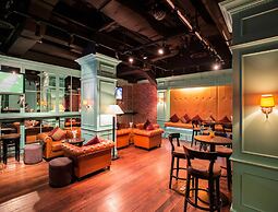 Chatrium Hotel Royal Lake Yangon