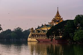 Chatrium Hotel Royal Lake Yangon