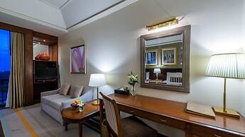 Chatrium Hotel Royal Lake Yangon