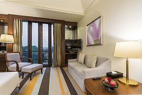 Chatrium Hotel Royal Lake Yangon