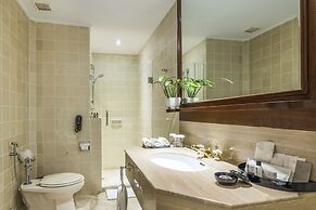 Chatrium Hotel Royal Lake Yangon