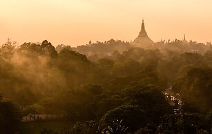 Chatrium Hotel Royal Lake Yangon