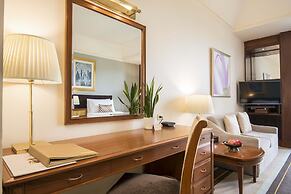 Chatrium Hotel Royal Lake Yangon